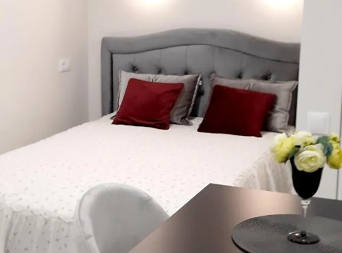 P Komunos Apartamentai Netoli Akropolio